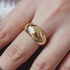 NEW 18K Gold Plated Wide Curve Ring